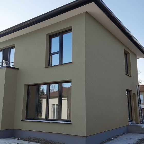 Peinture Façade Acrylique pour Crépi - ARCAFAÇADE RENOV - Mise en situation Gris pierre